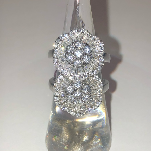 Gorgeous Sterling Silver and Faux Diamond Ring Set - Picture 3 of 7